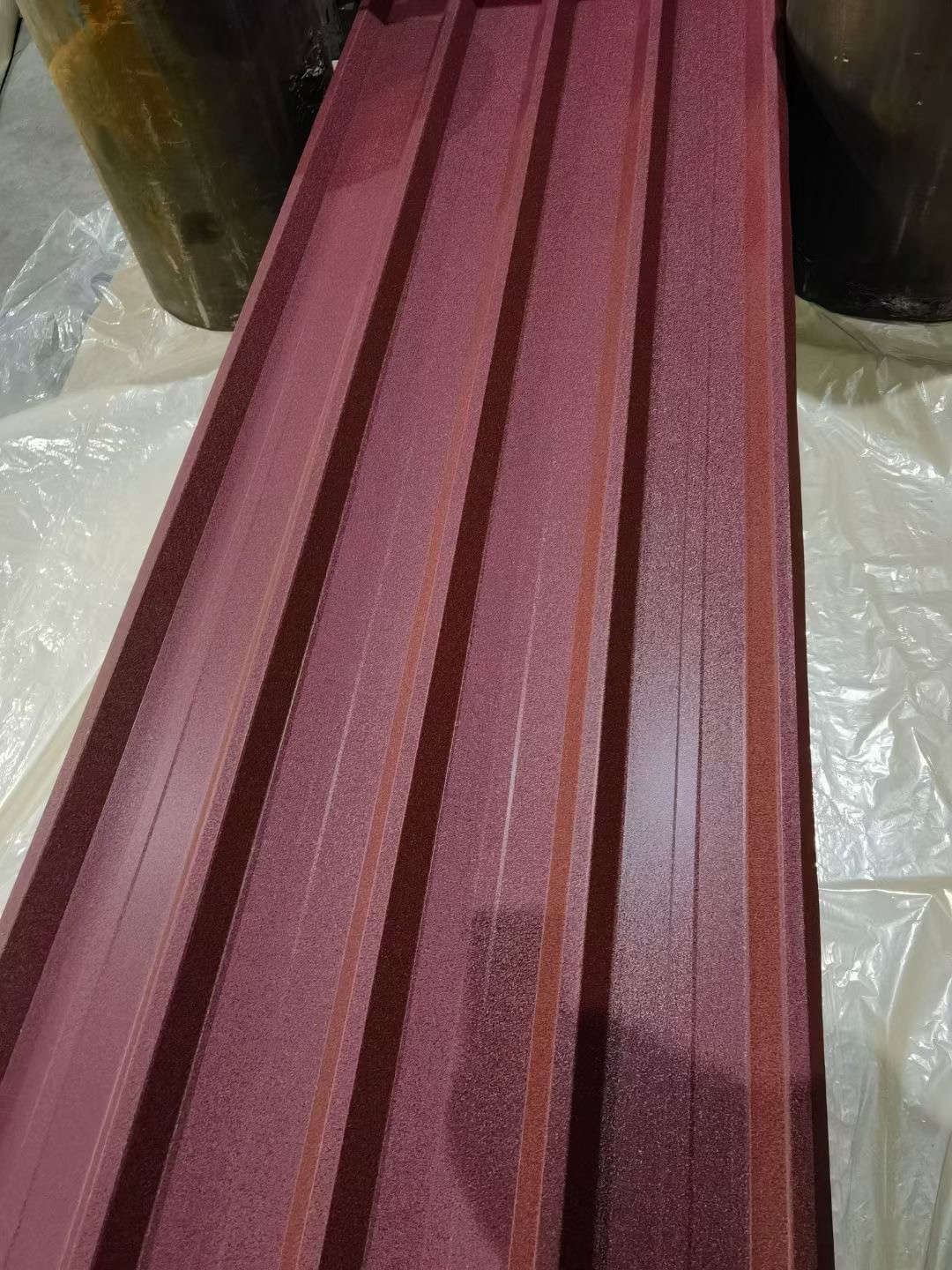 Z275=G90 Super SMP 40 Years Pre-Painted Galvanized Red Color Textured Trapezoidal Roof Sheet Metal Roof Wall Cladding
