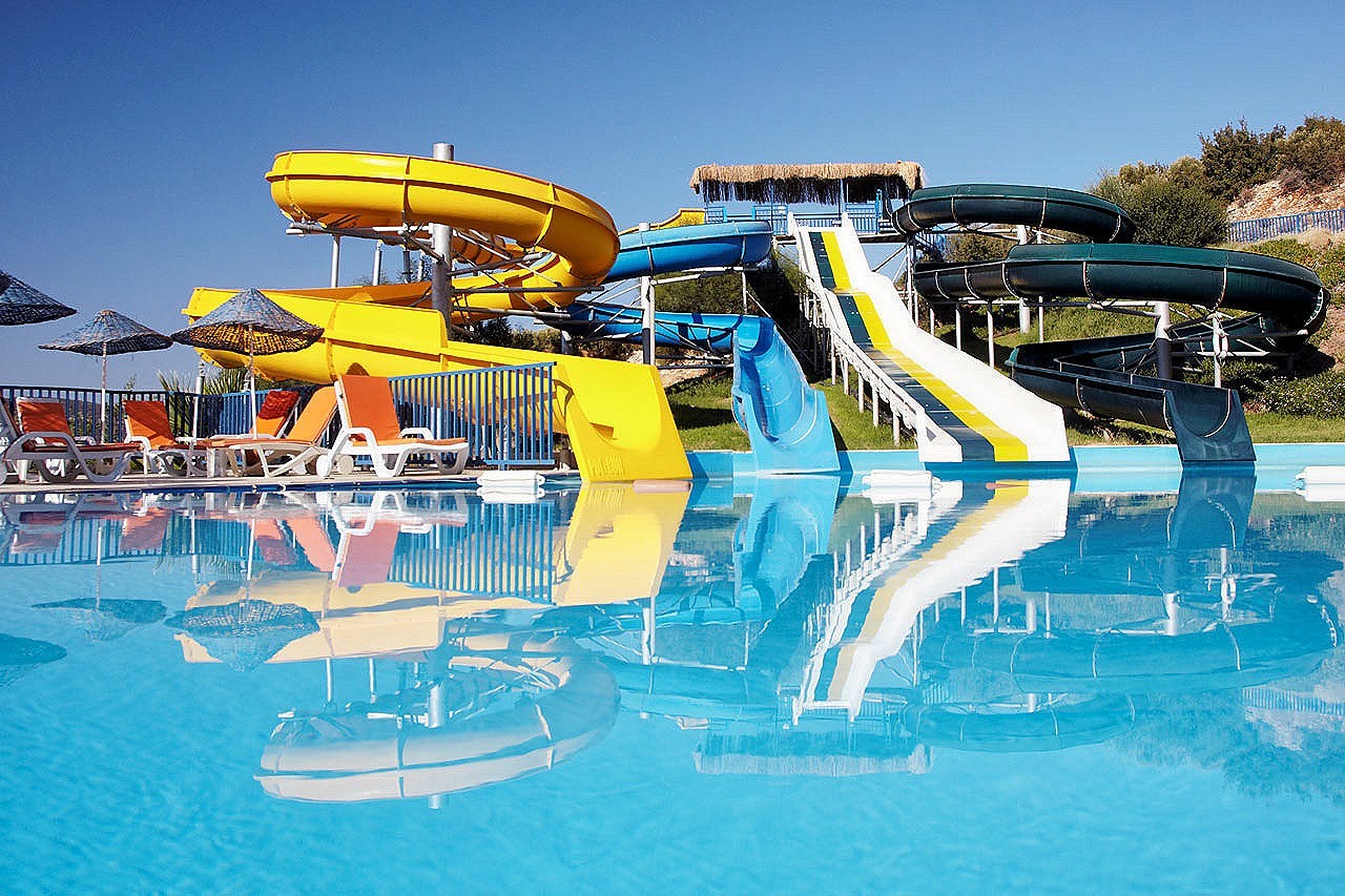 ODM Outdoor Kids Spray Playground Water Games Pool Sports Equipment Spiral Slides