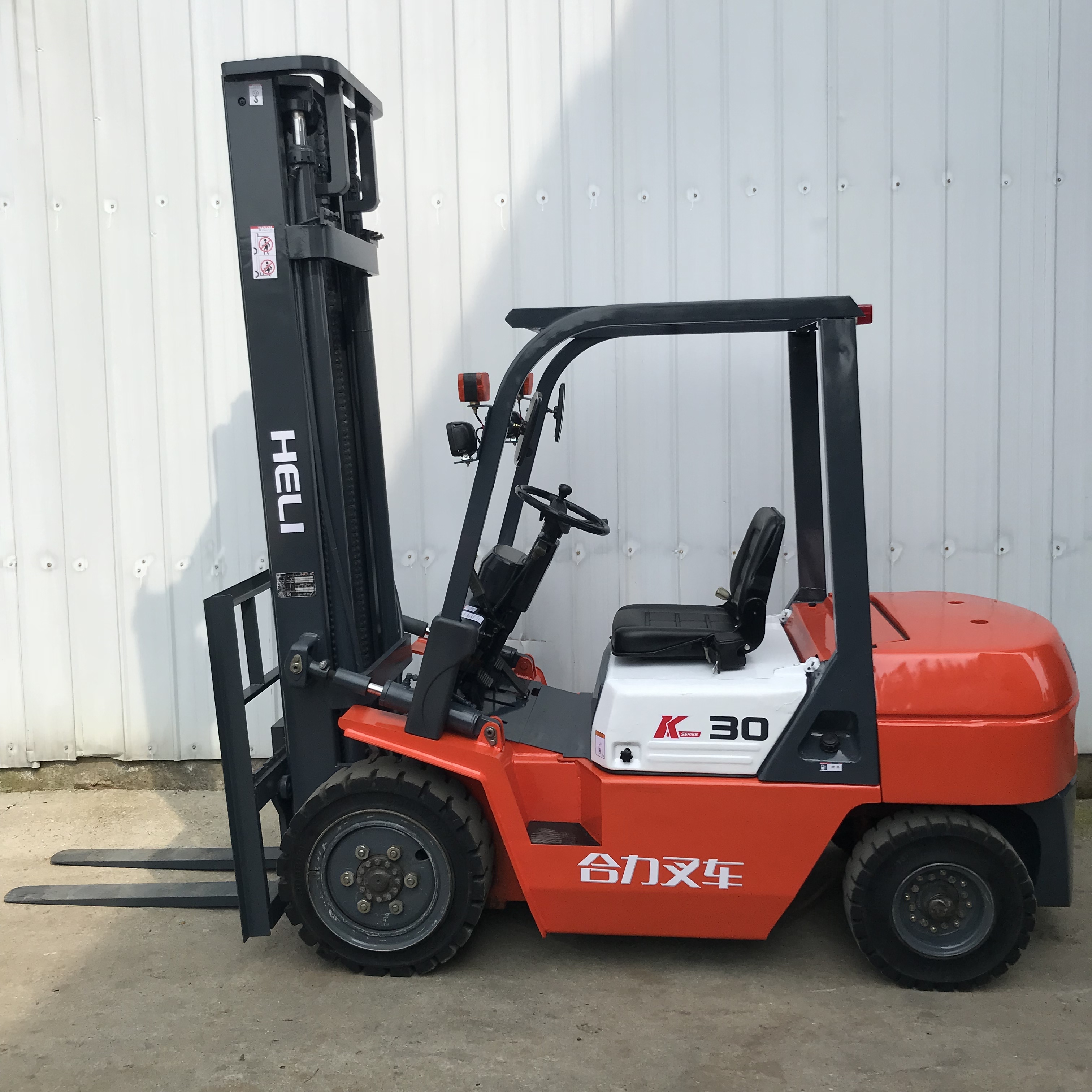 Heli K30 Used Diesel Forklift Two Sages 4.5 Meters Used Heli Lifting Machine in Very Good Condition