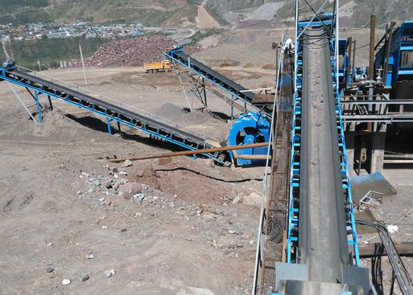 Long Distance And Large Capacity 500 -1400 TPH Inclined Belt Conveyor Convenient