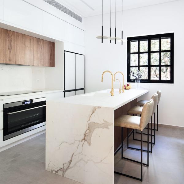 Portable Customized Modular Frame Modern Space Capsule Style Camping House For Outdoor Use