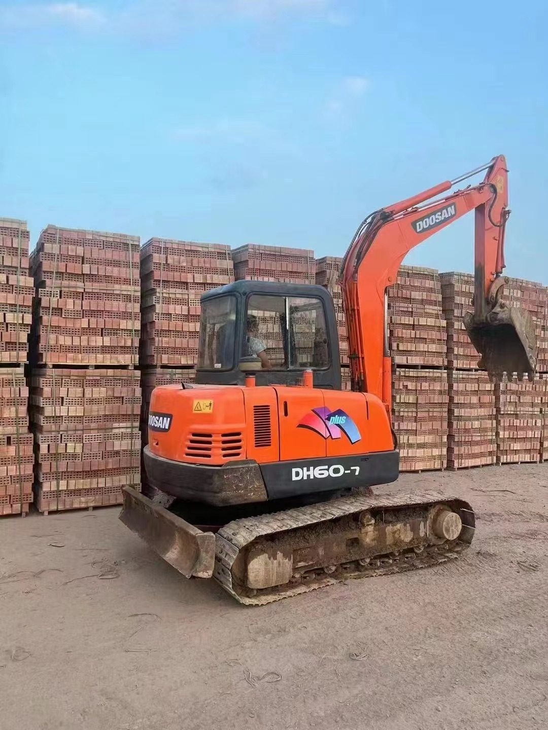 Second-Hand Doosan DH60-7 Excavator from South Korea with Original Hydraulic Cylinder