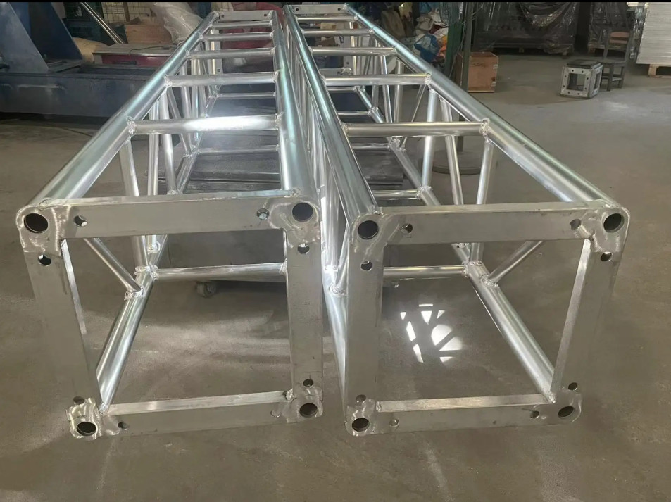 Silver Aluminum Bolt Square Truss 300mm*300mm Portable DJ Truss Upright Totem