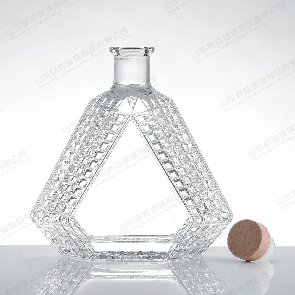 Custom Triangle Vodka Glass Bottle 250ml 500ml 750ml 1l OEM/ODM Individualization