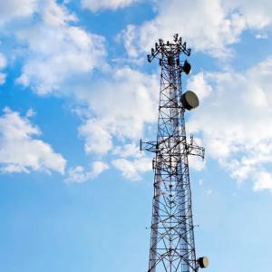 天线Wifi塔通信用4腿自支撑镀锌角钢格塔电信塔