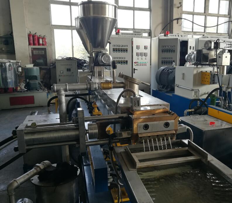 Pet Flakes Recycling Line Twin Screw Extruder PET Granulator Machine