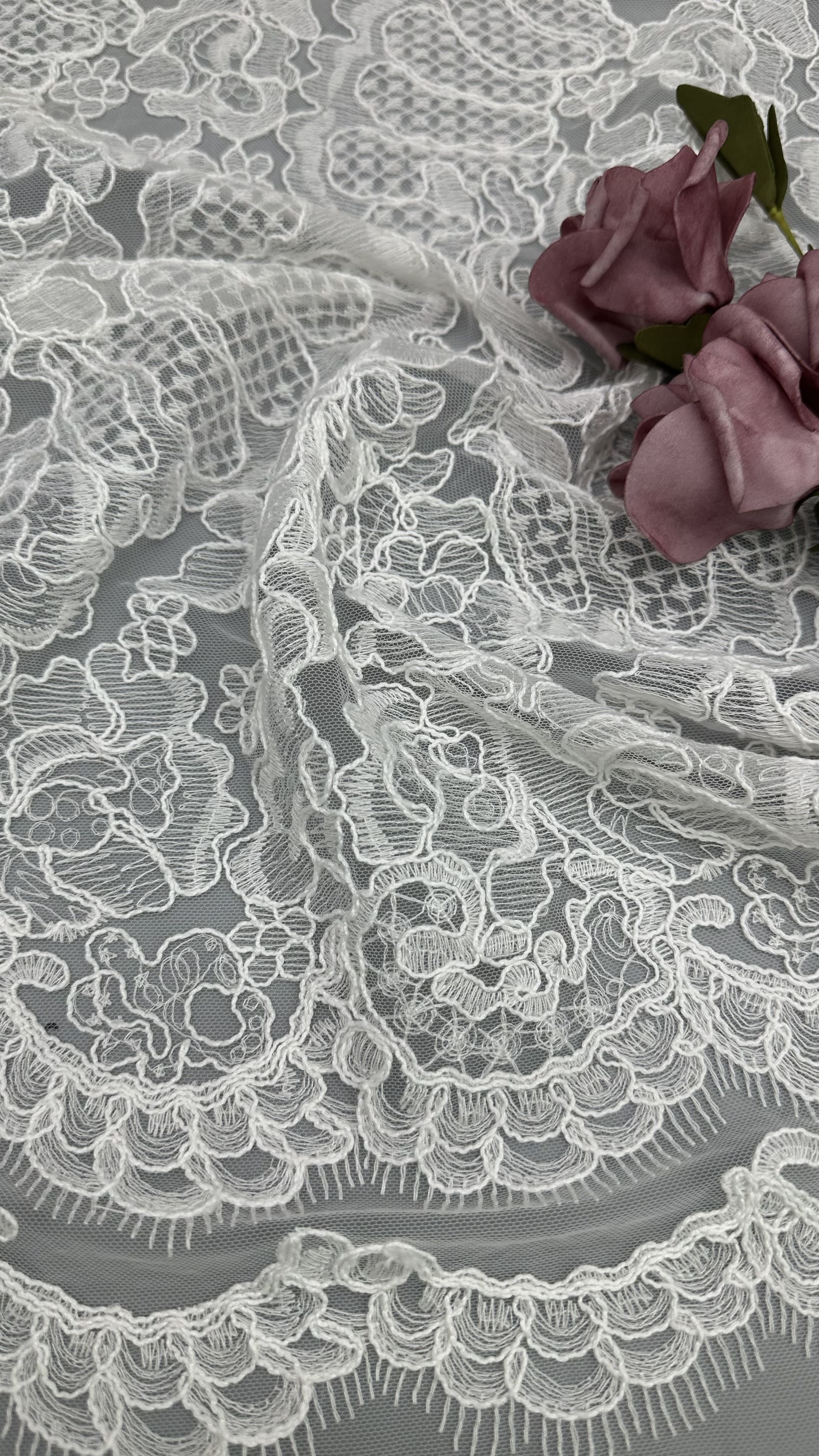 Handmade Floral Embroidery On Lace Artistic Detailing Tulle Mesh Fabric For Wedding Dresses