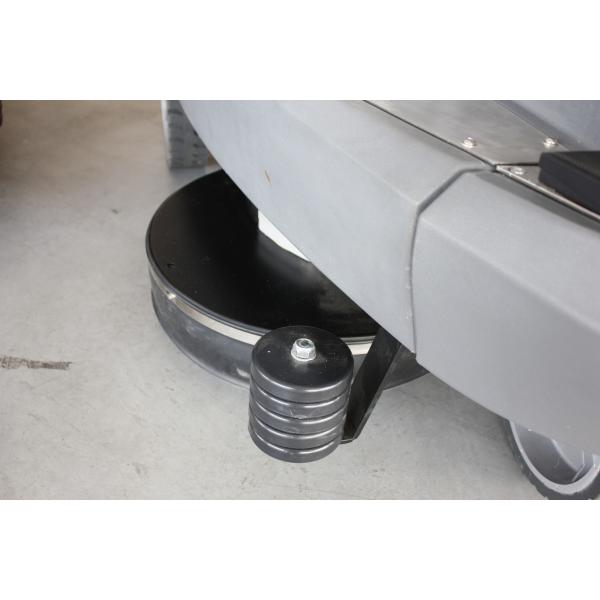 Ride On Industrial Floor Cleaning Machines Battery Powered Rubber Blade