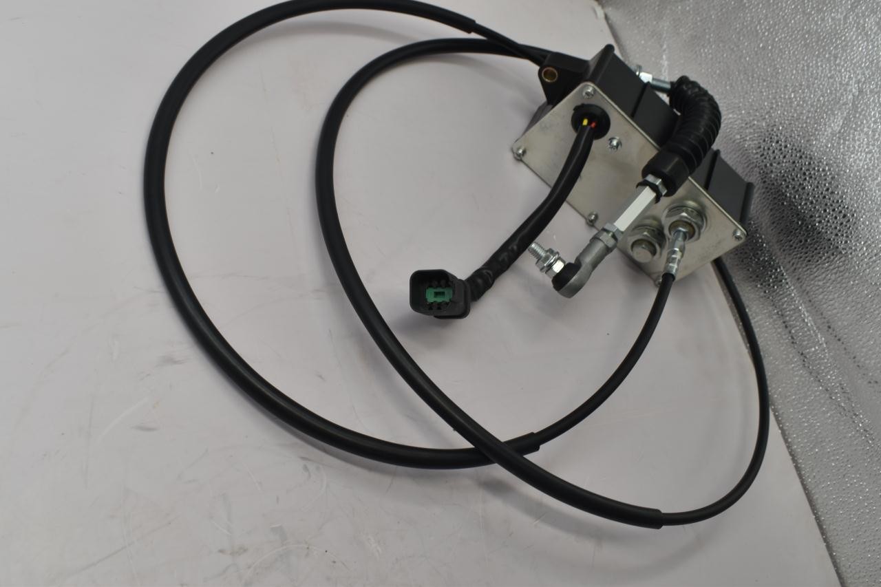 R210-7 Excavator Engine Control Motor Throttle Motor 21EN-32260