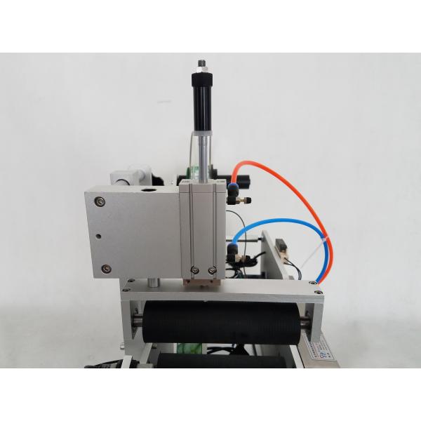 Pneumatic Packaging Labeling Machine Semi Automatic For Round Bottle