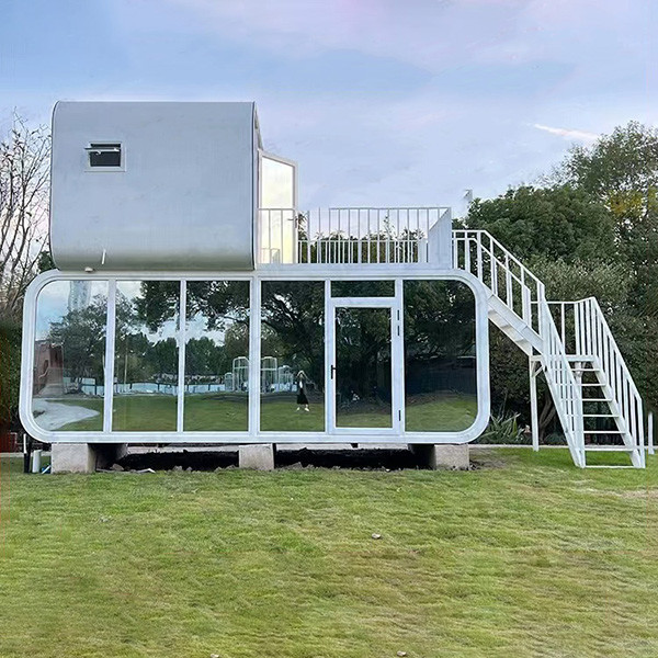 Luxury Prefabricated Small Apple Cabin House Hotel High End Insulation