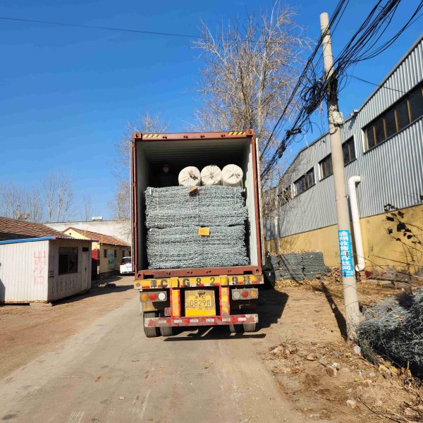 Black Low Carbon Iron Wire Gabion Boxes Perfect Choice For Erosion Control