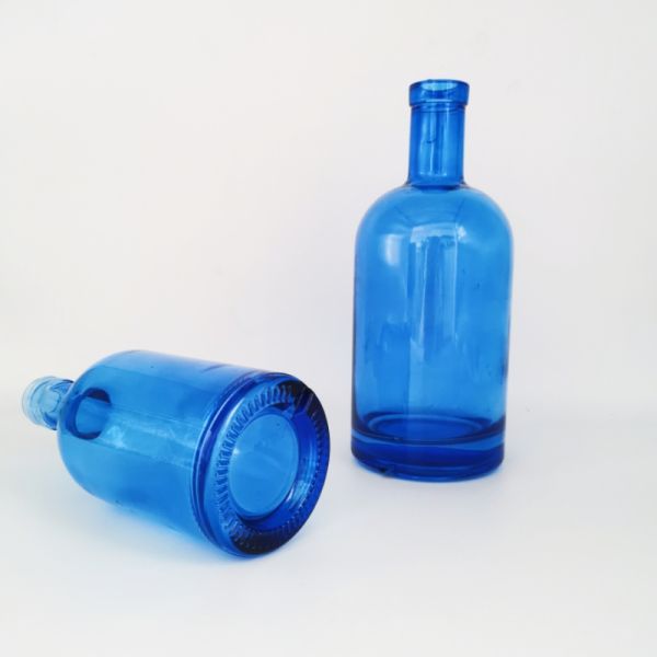 300ml 500ml 750ml Blue Glass Liquor Bottles for Bar Super Flint Glass Material Choice