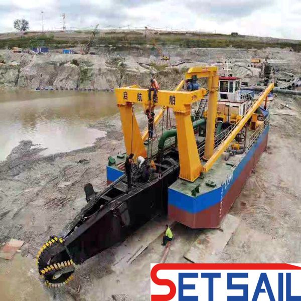 Diesel Engine 16inch Water Flow 2500m3 Cutter Suction Dredger