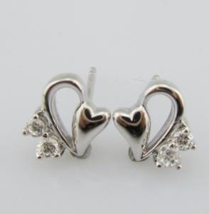 Wholesale Heart-Shaped 925 Silver CZ Earrings Romantic Accessory Girls Sterling Silver Earrings Small Silver Heart from china suppliers