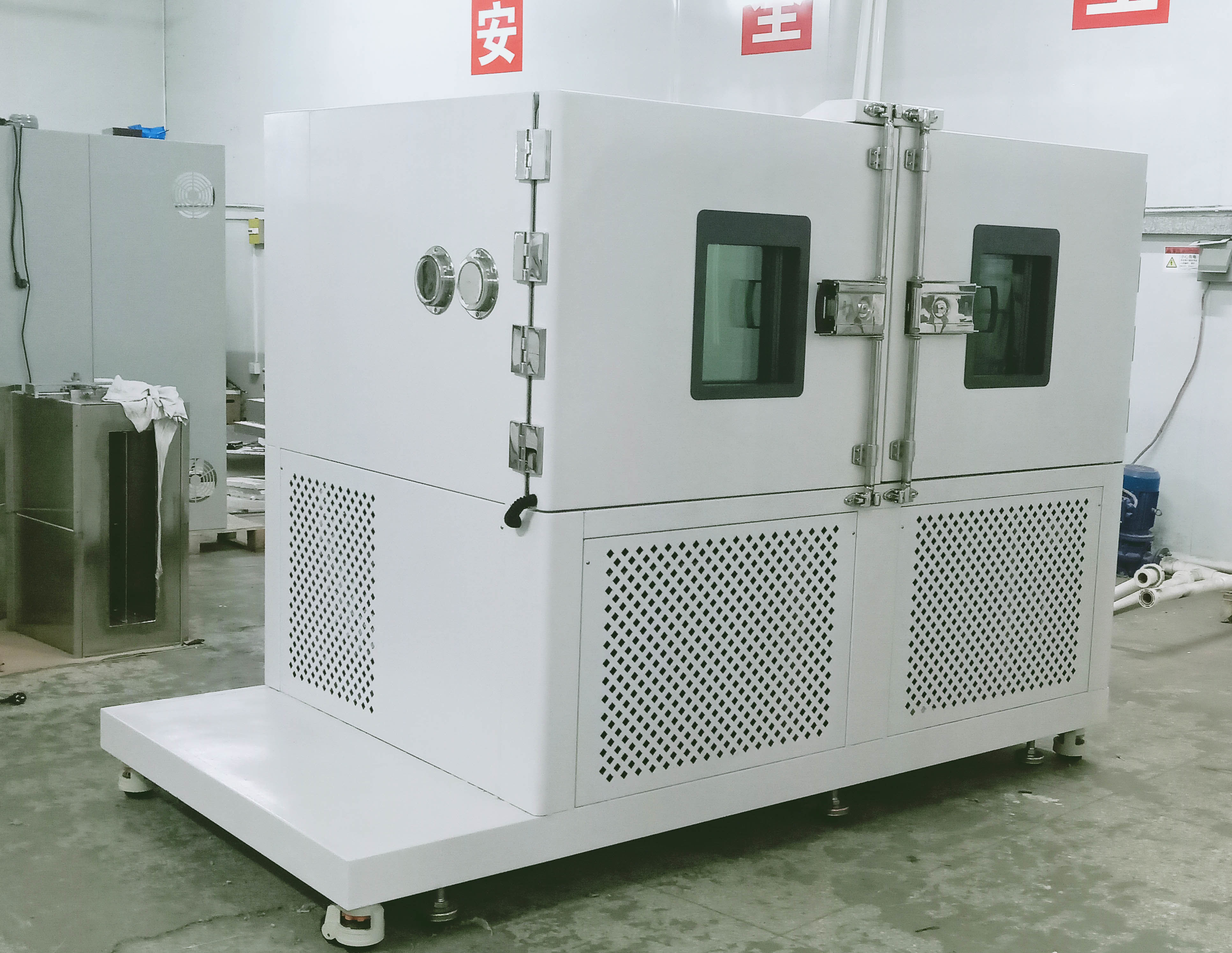LIYI LED Lamps High Low Temperature Test Chamber Double Door 1500*400*400mm