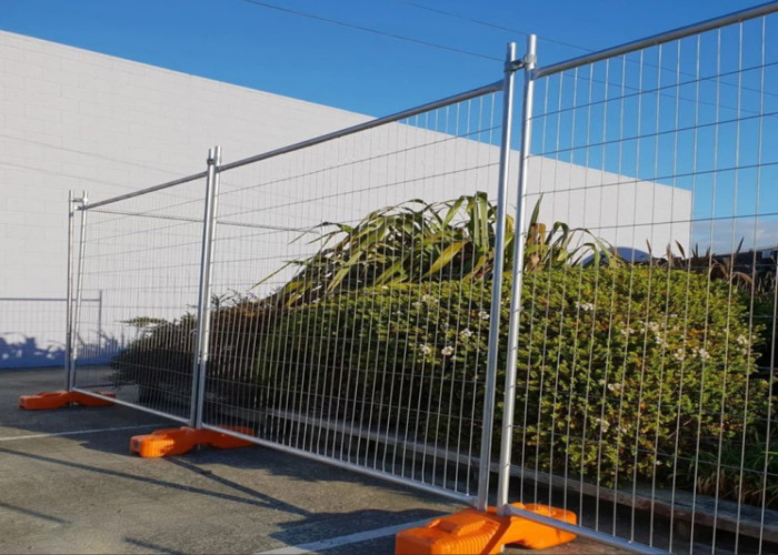 Versatile Steel Temporary Barrier Strong Flexibility Easy Installation Multiple Color Options 3mm Wire Diameter