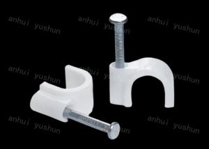 China 10mm Plastic Cable Clips Easy To Install Nail Type 4mm-25mm White Plastic Circle Cable Clip With Nail on sale