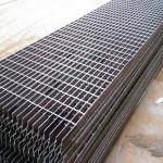 Plank Serrated Carbon Steel Bar Grating 32x5mm Black Paint Surface Treatment
