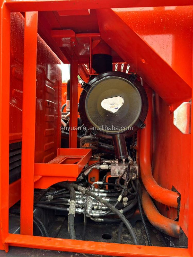 Used Doosan Excavator DH220 Super with High Slope Efficiency and Good Cab Sealing