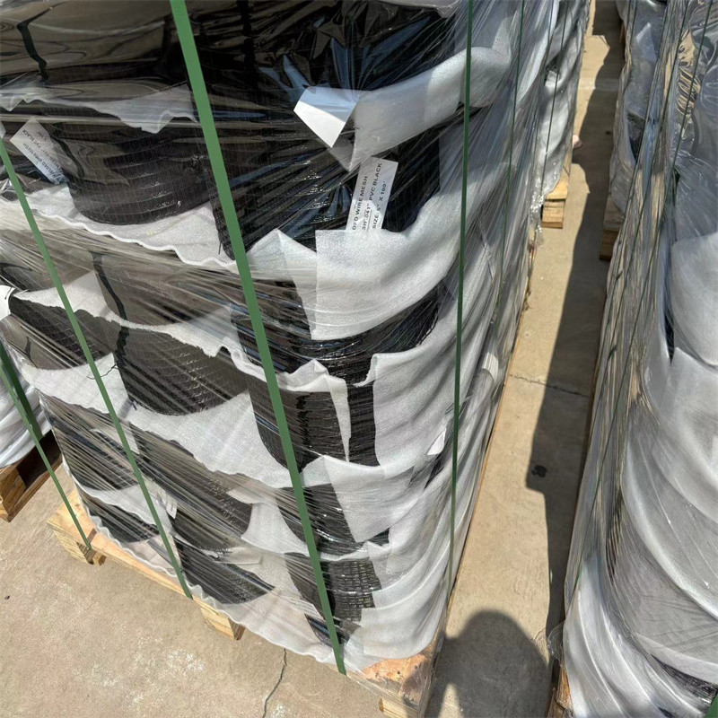 Galvanized Welded Roll Mesh Fence Low-carbon Iron Wire Coated Galvanized Iron Wire Mesh