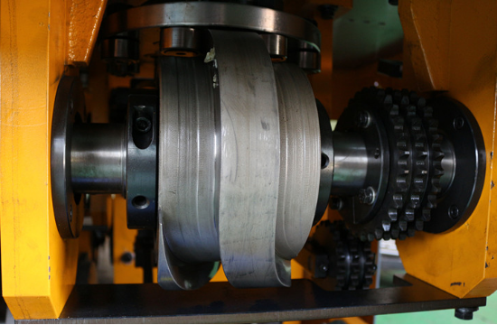 Fully Automatic Round Paper Bowl Making Machine With Hot Air Sealing System