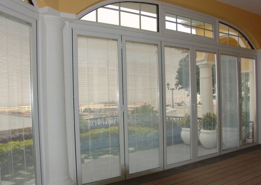 Building Insulated Glazing System Vertical Opening Mineral Blinds for Privacy Control