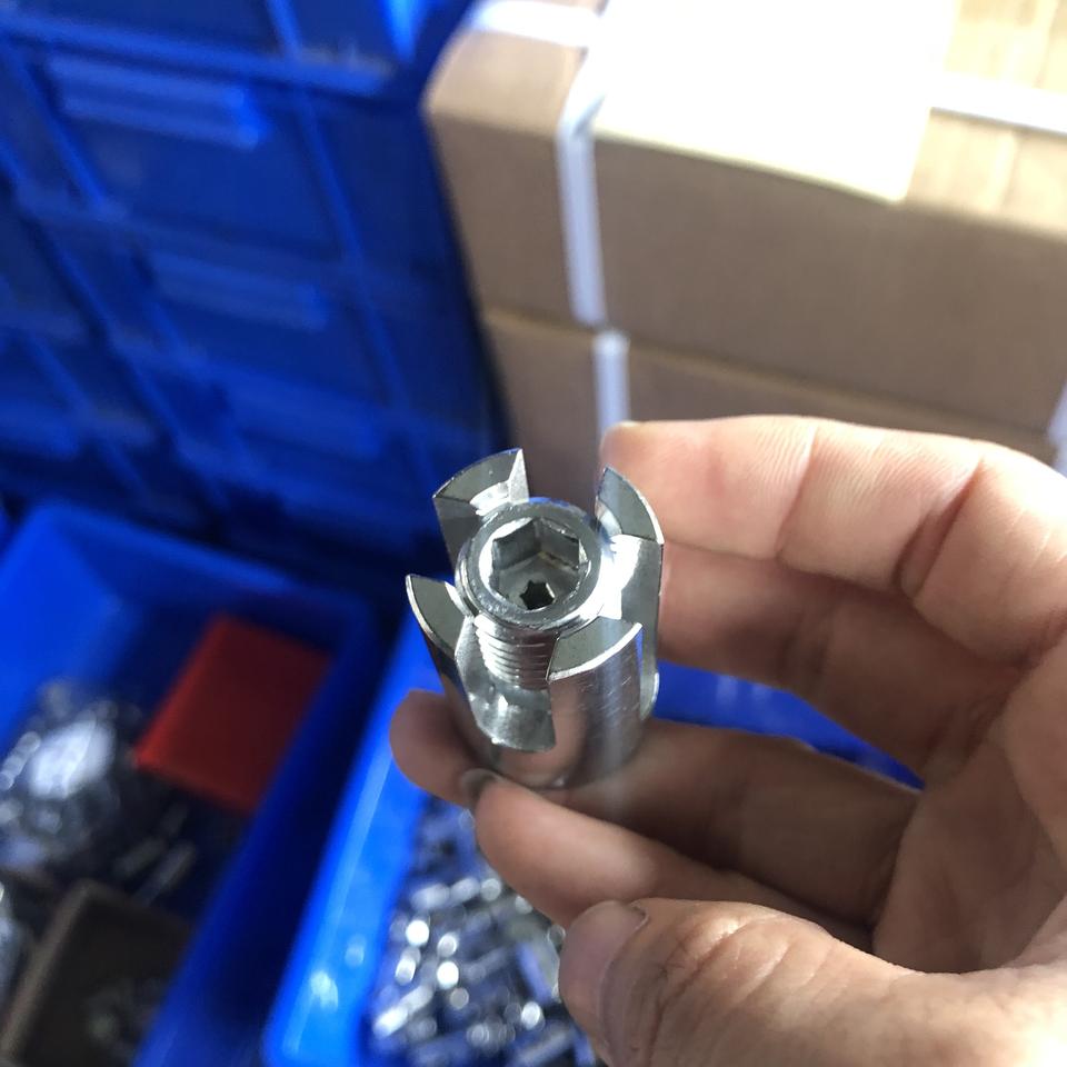 Small Single Pivot Wire Cable Clamp in Polished 316 Stainless Steel for 3mm Rope Rigging