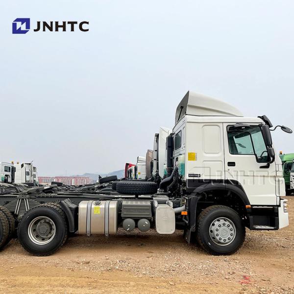 Sinotruk Howo Prime Mover Truck Tractor Head 6x4 10 Wheels 380hp Semi Tractor