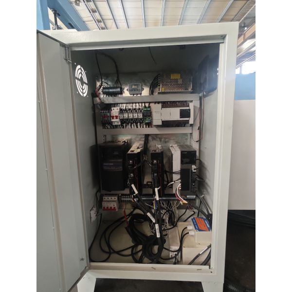 Continuous Efficiency Wire Mesh Weaving Machine Precision Made1300B