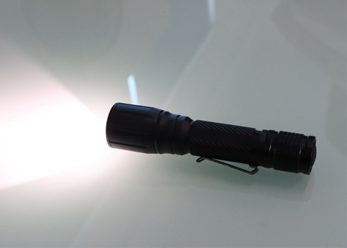 5W 300Lm Rechargeable Led Torch Light 5 Modes Cree 55h Working Time