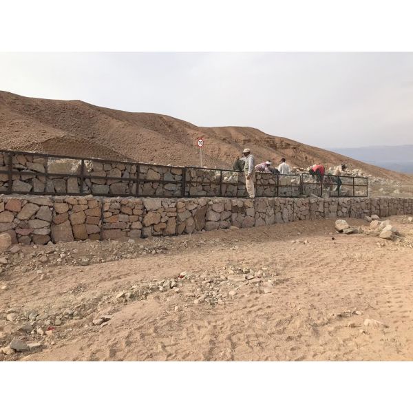 Double Twist Gabion Basket 2m X 1m X 1m with 60x80mm Aperture and Ten Years Warranty for Retaining Walls