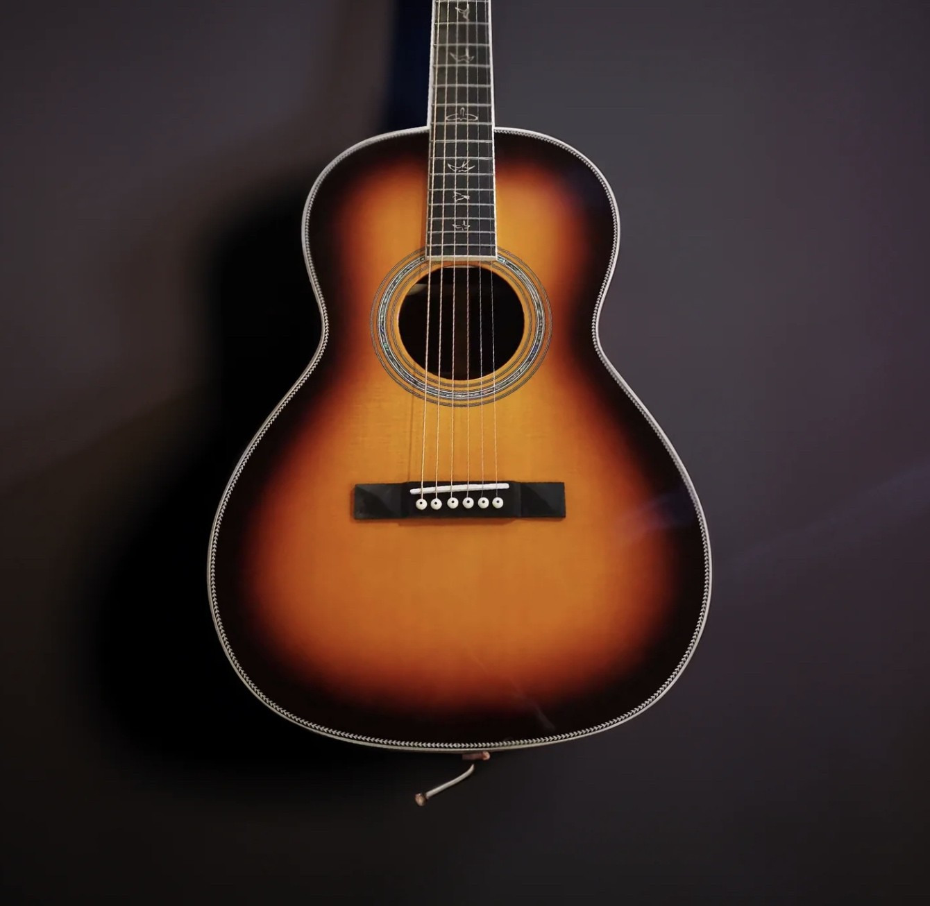 12-Fret Single 0 Shape Handmade Guitar with Dove Tail Joint Acoustic Guitar Solid KOA Back Side