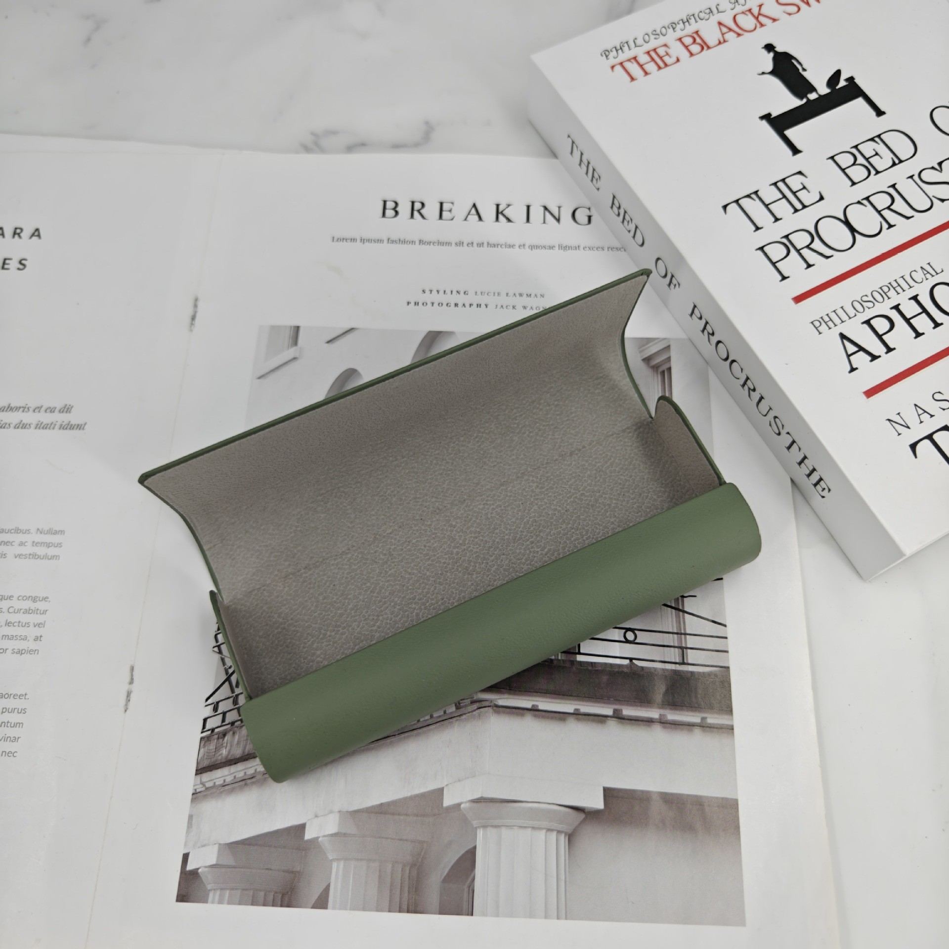 Strong Adhesive Exclusive Hot Melt Blocks For Eyeglass Cases Environmental Protection
