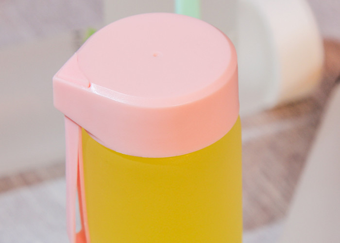 450ML Glass Travel Water Bottle Leak Proof Cap SGS Certification