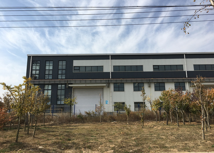 TEKLA Modeling Steel Frame Workshop With Colorful Cladding And Roofing Sheet