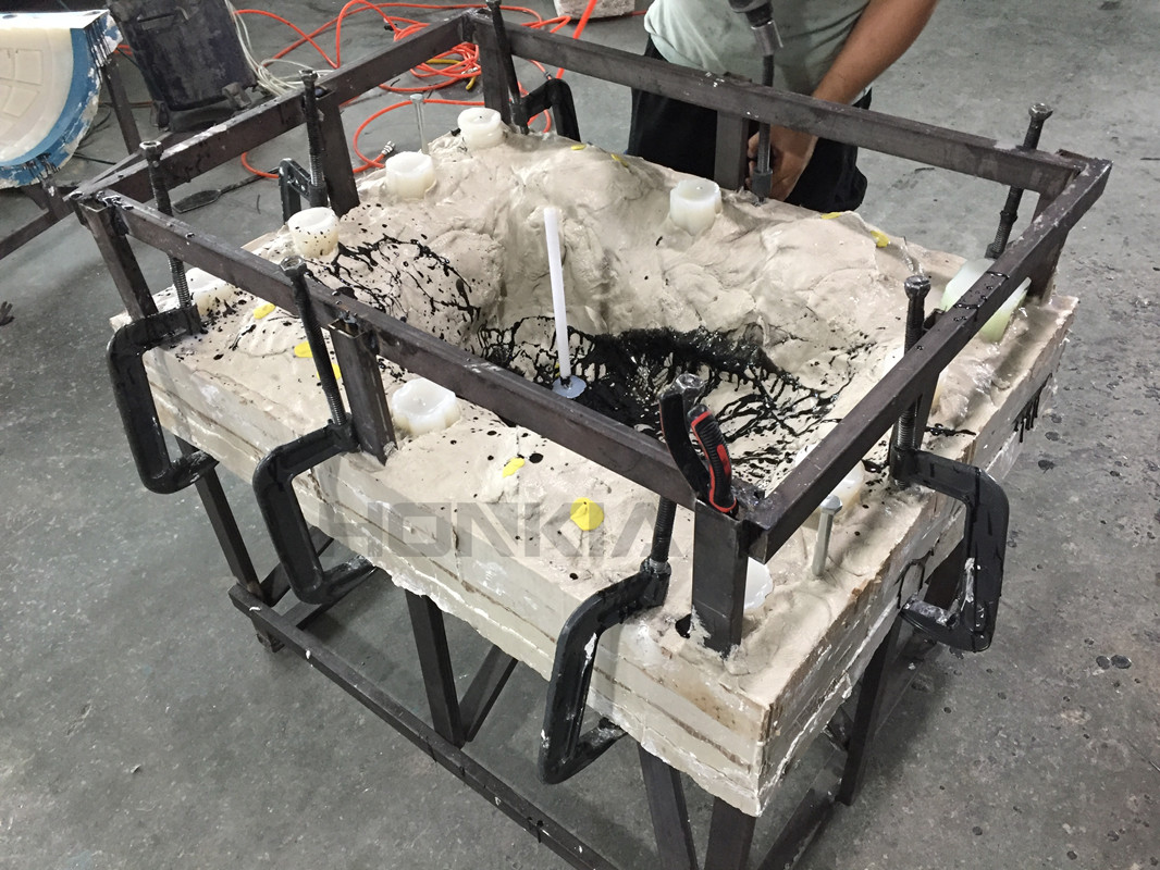 Industrial RIM Reaction Injection Molding Plastic Enclosure Parts Deburring Surface Finish
