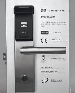 China Silver RFID Smart Door Lock / 304 Stainless Steel Hotel Card Reader Door Locks on sale