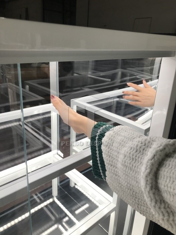 4000mm Long Mobile Phone Display Showcase 3000mm Width 10mm Thick Tempered Glass