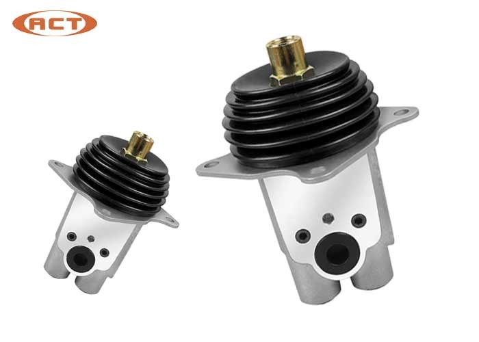 702-16-01651 Excavator Spare Parts Control Pilot Valve For PC200-6 Engine