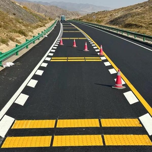 Highly Visible Thermoplastic Paint for Road Markings Quick and Easy Application
