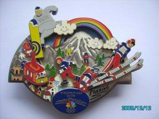 New Enamel / Epola 2.5mm thickness colorful lapel pin badge