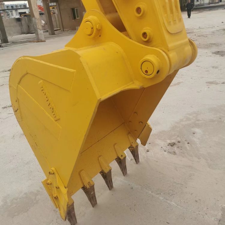 22 Ton Used Komatsu Excavator PC220 in Japan Original Hydraulic Pump and Valve Included
