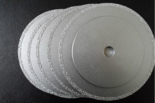 230×1.8/2.8×15×22.23mm Vacuum Brazed Diamond Saw Blade For Cutting Cast Iron