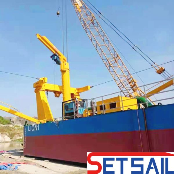 Diesel Engine 16inch Water Flow 2500m3 Cutter Suction Dredger