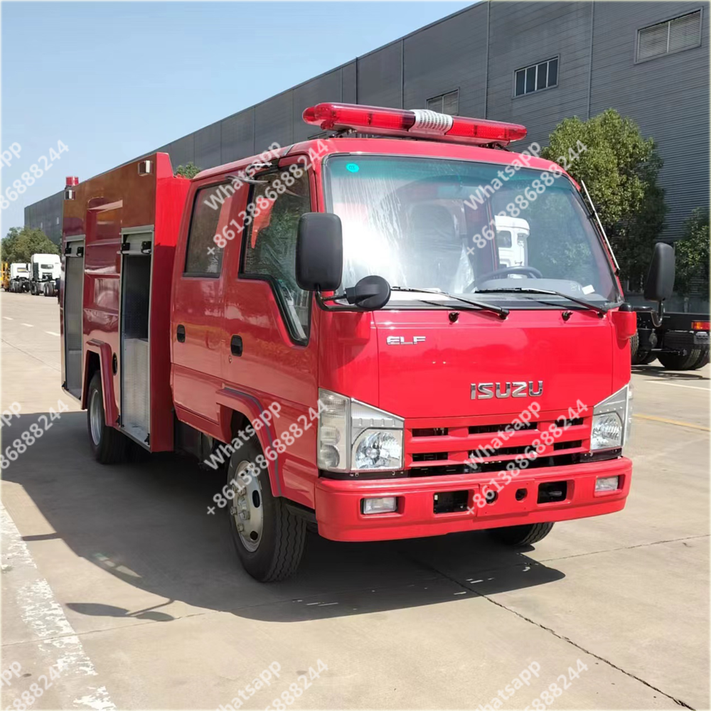 Japan Isuzu 4X2 Double Rows 2000 Liters Fire Fighting Truck Fire Engine mini Fire Truck