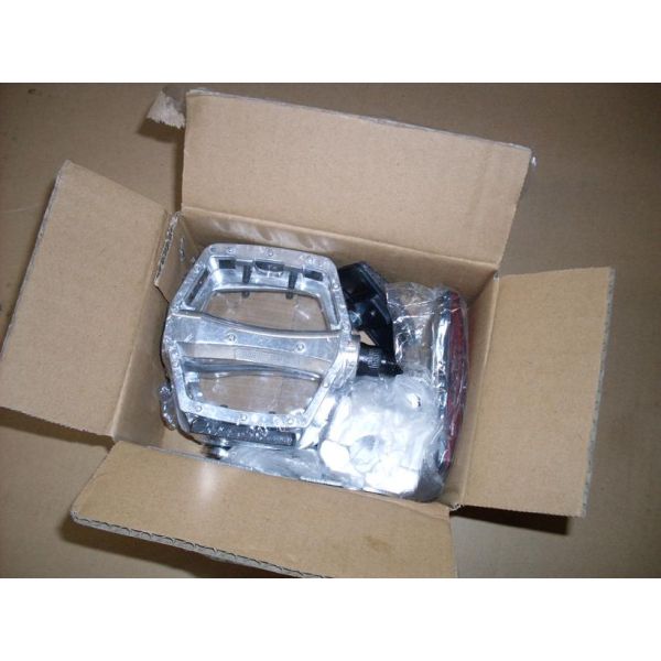 26-26 Inch Long Beach Cruiser Bicycle with Durable Steel Frame and Aluminum Alloy Rim