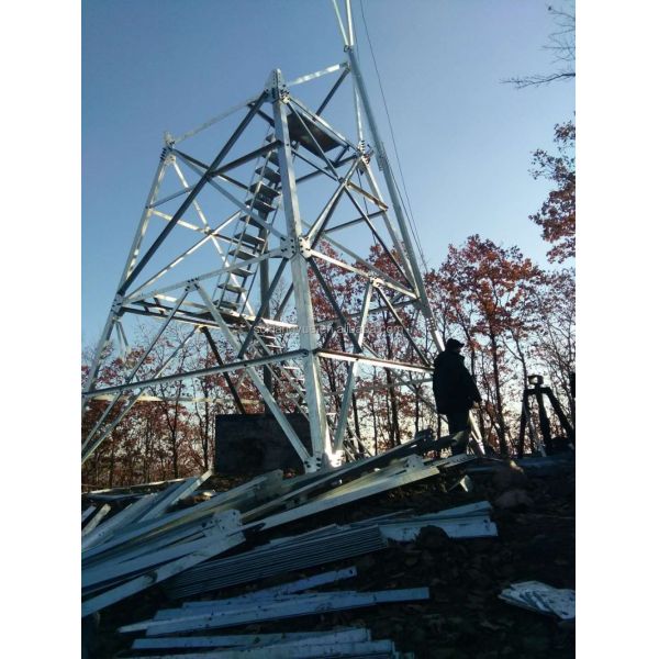 35FT 40FT Galvanized Tube Triangular Lattice Gsm Radio Cell Communication Tower