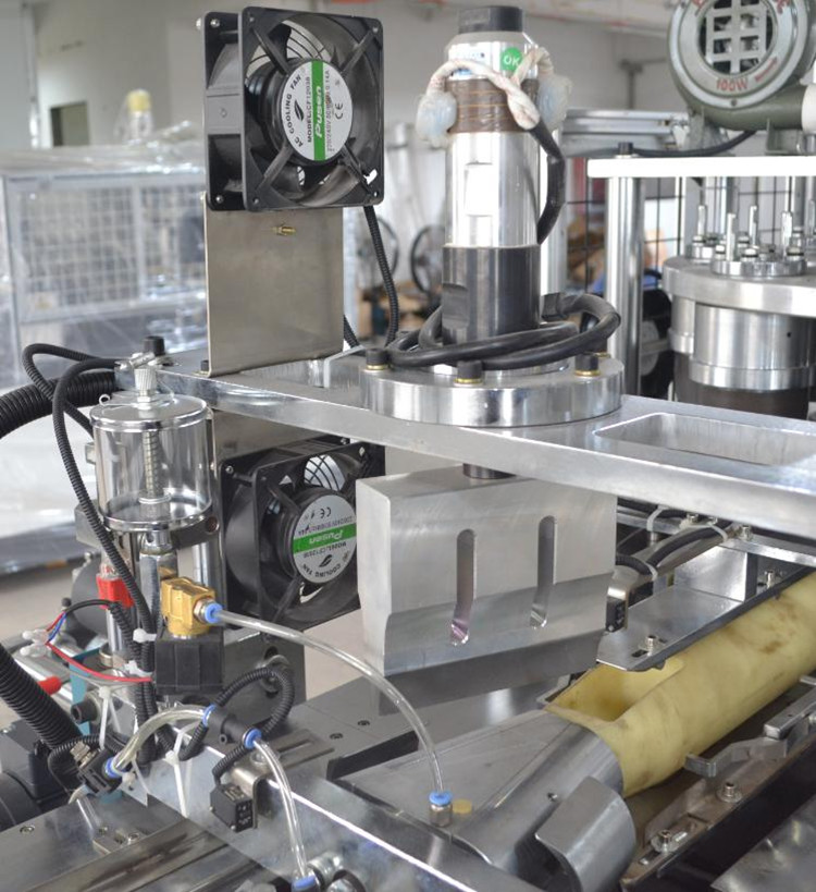 750ML Disposable Noodle Paper Bowl Making Machine 70 Pcs/Min