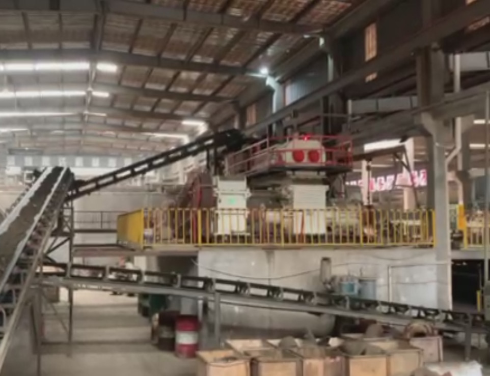 Double Stage Vacuum Extruder Brick Making Machine 11000 - 25000 Bricks/Hr Capacity